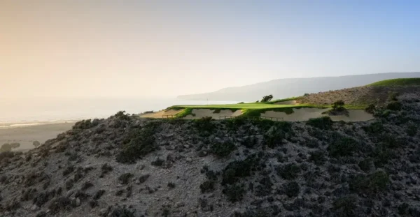 Golf entre palmiers et vagues